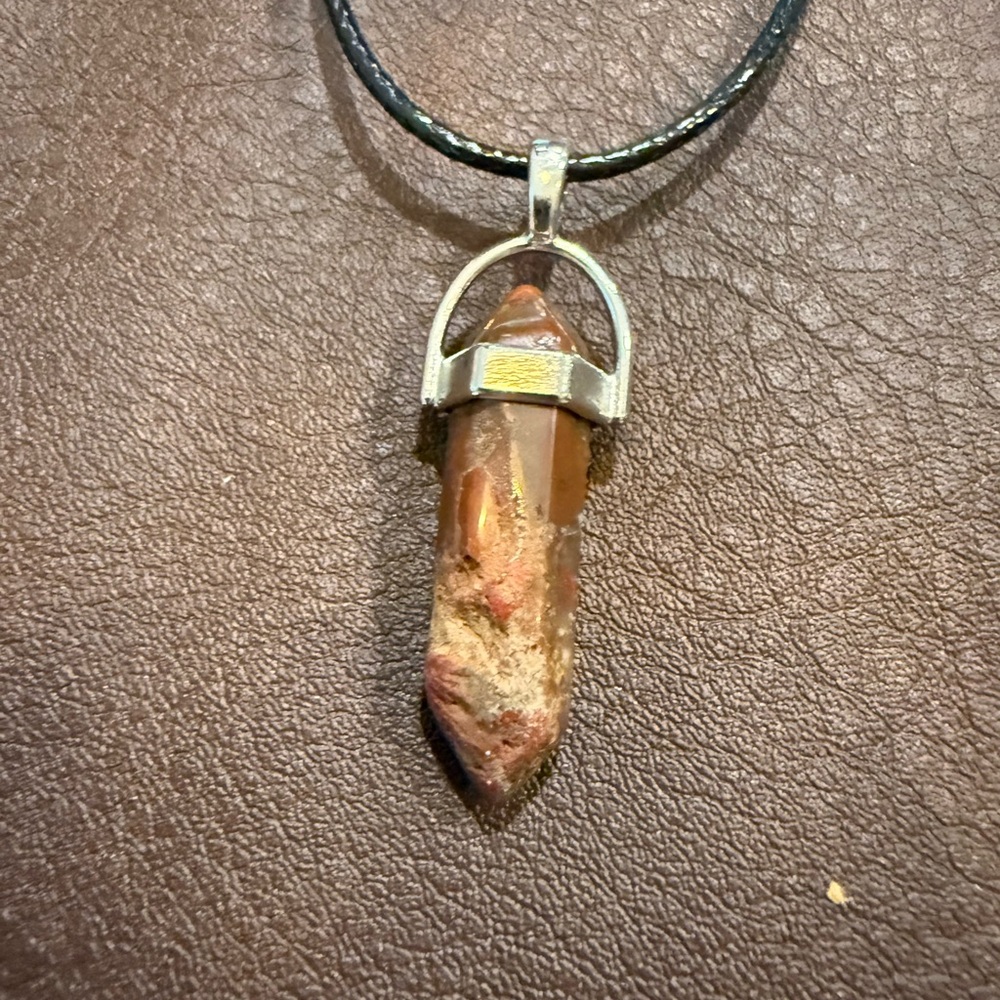 Elegant Brown Stone Pendant Necklace